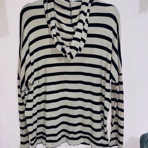 Forever 21 hooded Stripped top - Picture 2 of 4